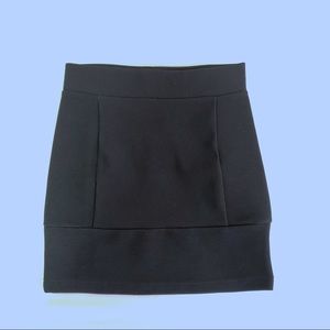 *NWOT H&M Black Skirt size 4